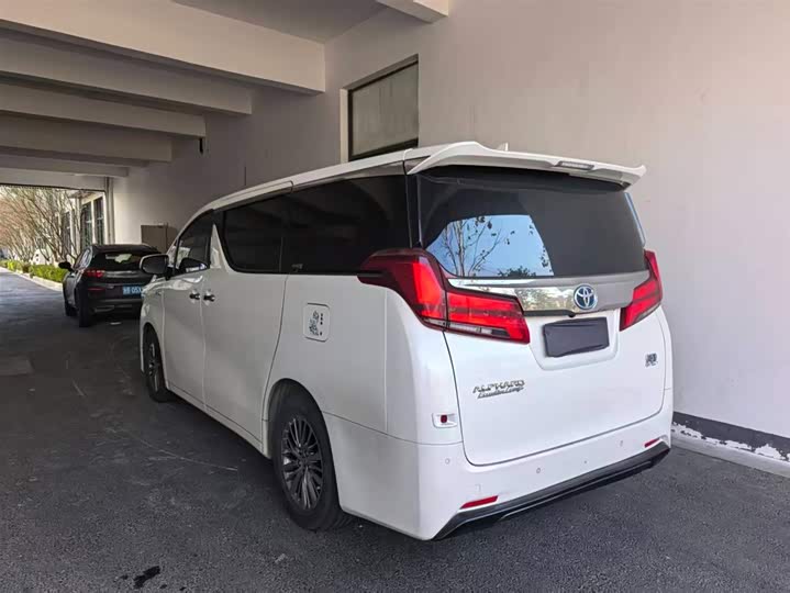Фото 4 - Toyota Alphard