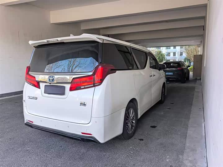 Фото 6 - Toyota Alphard