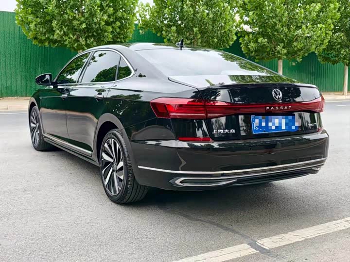 Фото 7 - Volkswagen Passat