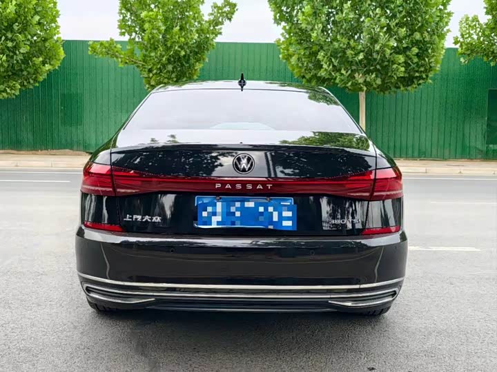 Фото 8 - Volkswagen Passat