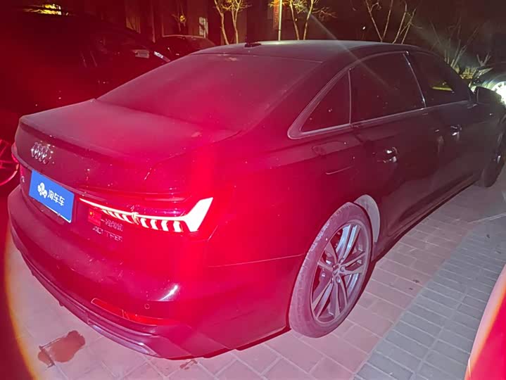 Фото 3 - Audi A6L