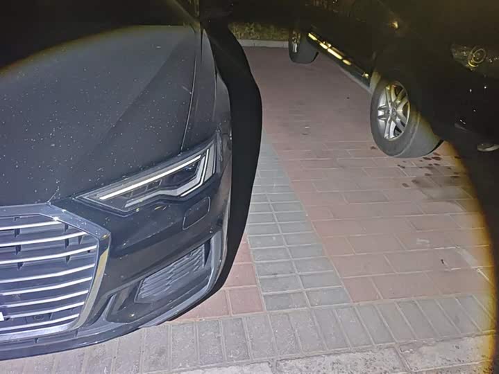 Фото 5 - Audi A6L