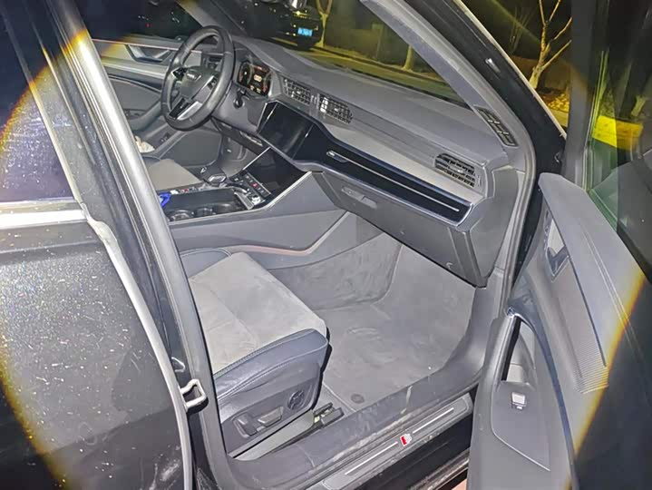 Фото 8 - Audi A6L