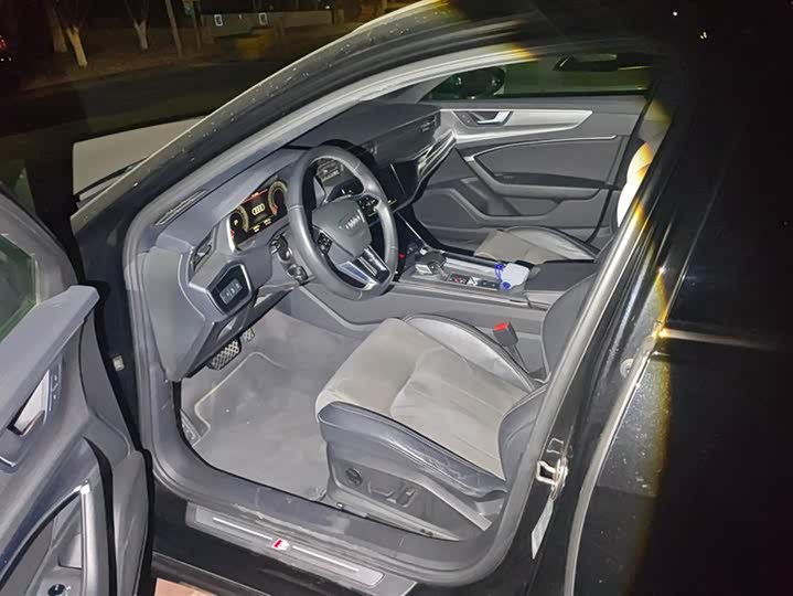 Фото 9 - Audi A6L