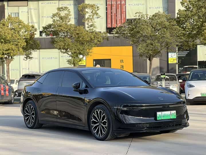 Фото 3 - Zeekr 007