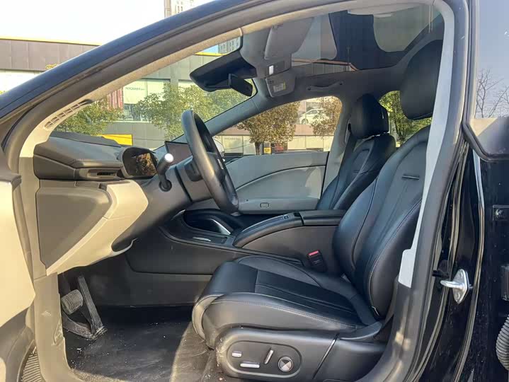 Фото 4 - Zeekr 007