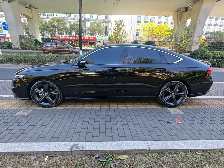 Фото 3 - Honda Inspire