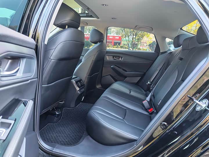 Фото 5 - Honda Inspire