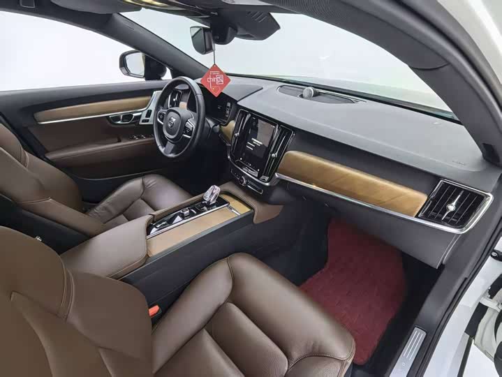 Фото 4 - Volvo S90