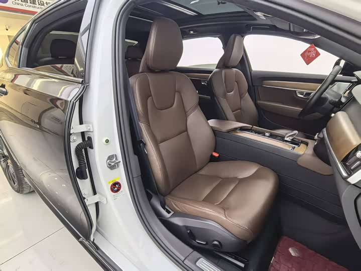 Фото 5 - Volvo S90