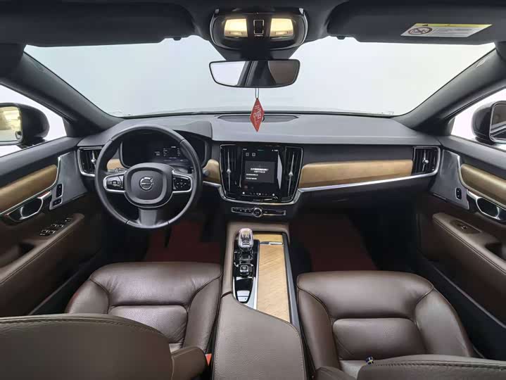 Фото 8 - Volvo S90
