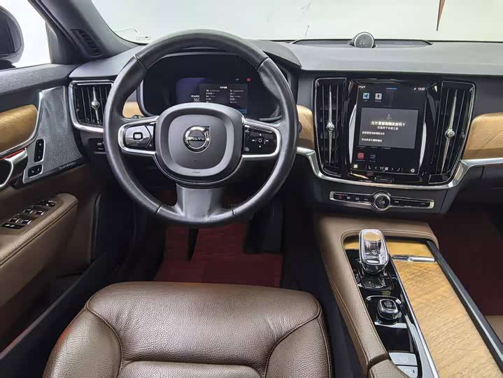 Фото 9 - Volvo S90