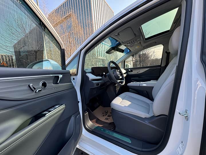 Фото 7 - Buick GL8 ES