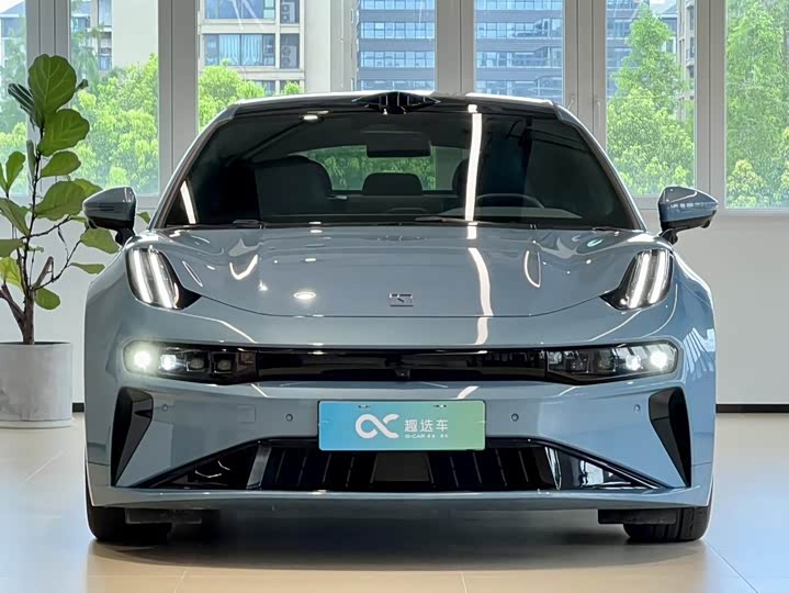 Фото 2 - Zeekr 001