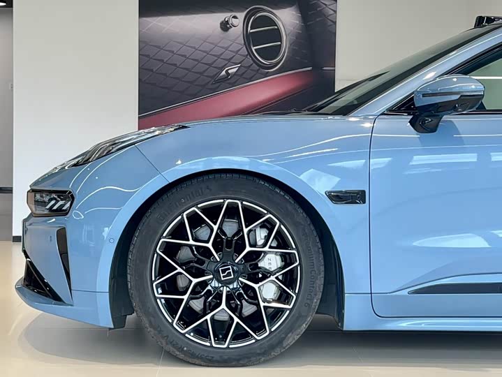 Фото 4 - Zeekr 001