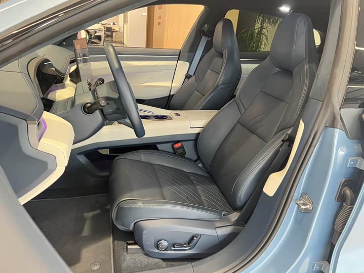 Фото 7 - Zeekr 001