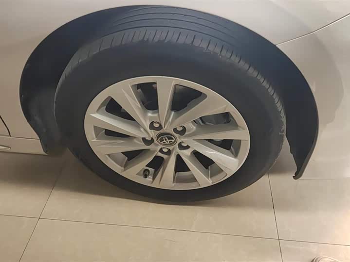 Фото 6 - Toyota Camry