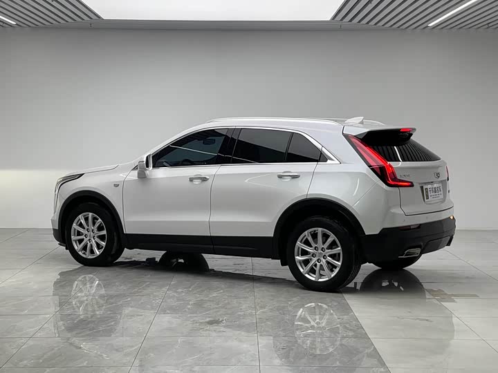 Фото 4 - Cadillac XT4