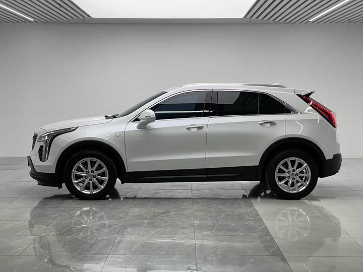 Фото 7 - Cadillac XT4