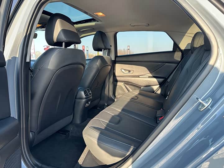 Фото 5 - Hyundai Elantra N line