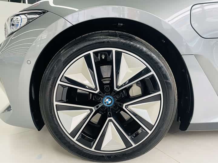 Фото 3 - BMW i3
