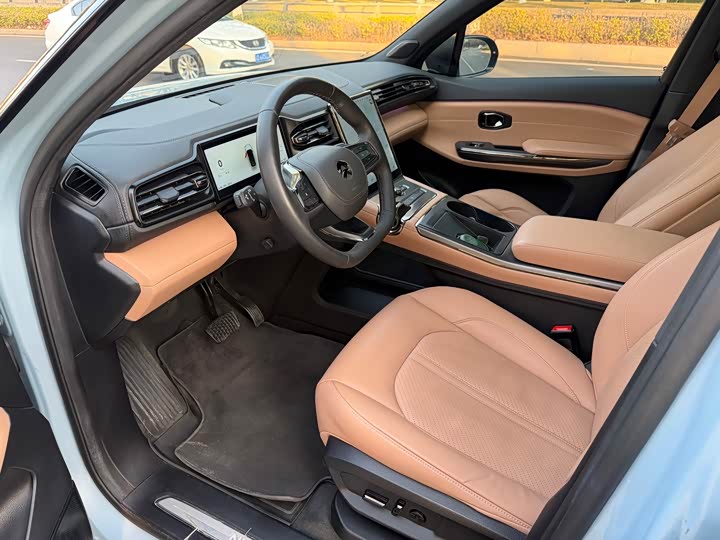 Фото 8 - Nio ES6