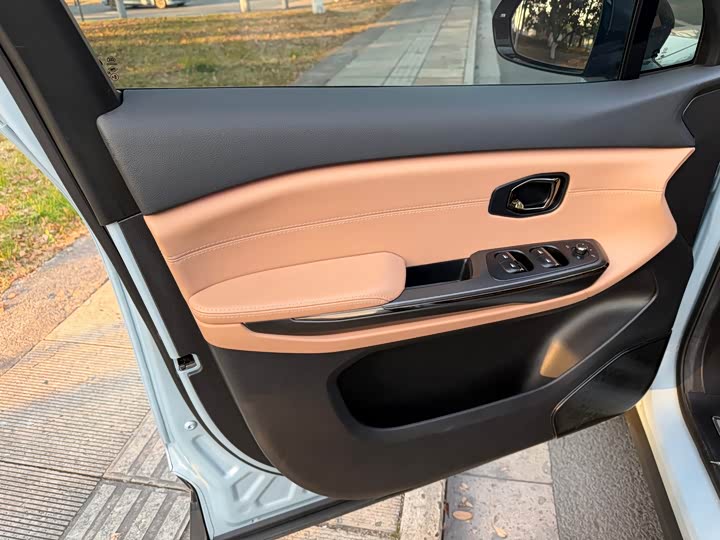 Фото 9 - Nio ES6