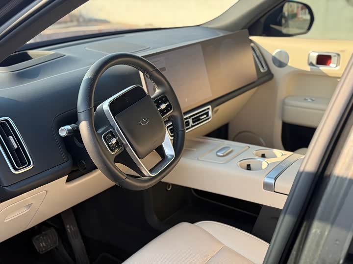 Фото 9 - LiXiang L8