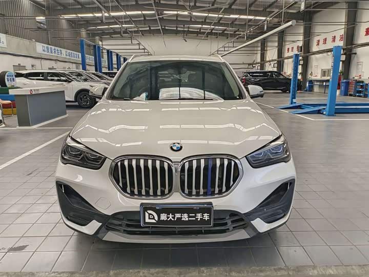 Фото 2 - BMW X1