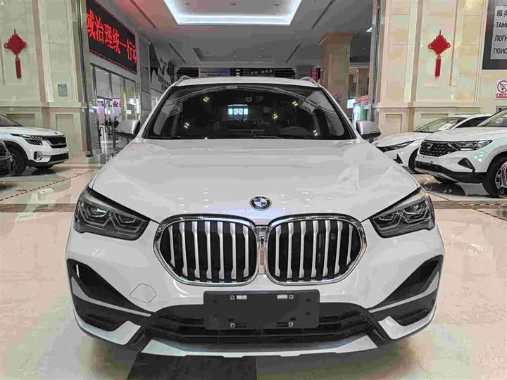 Фото 2 - BMW X1