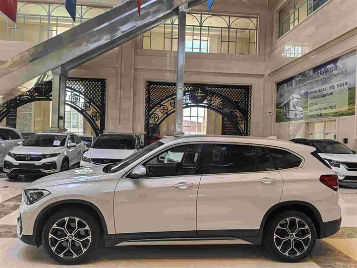 Фото 4 - BMW X1