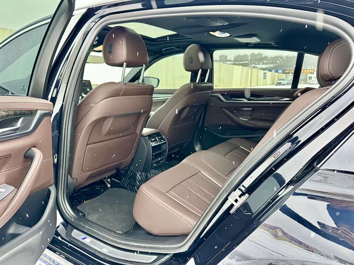 Фото 6 - BMW 5 Series