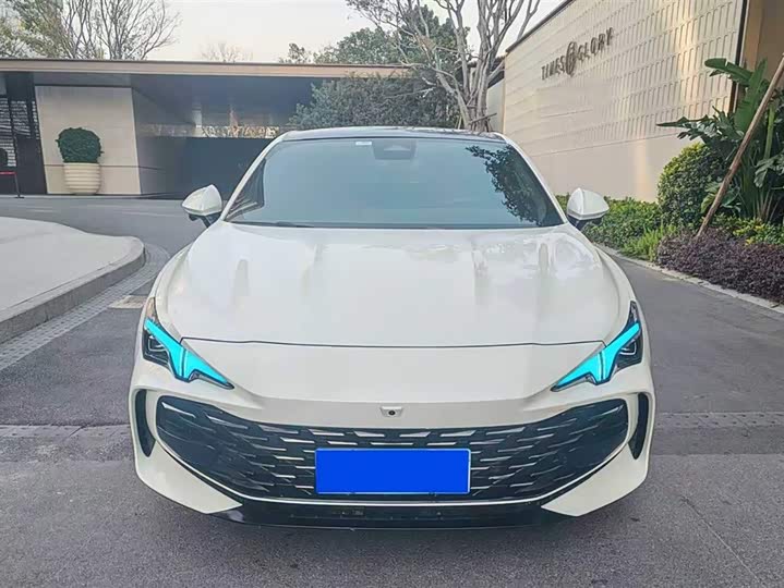 Фото 2 - MG Motor 7