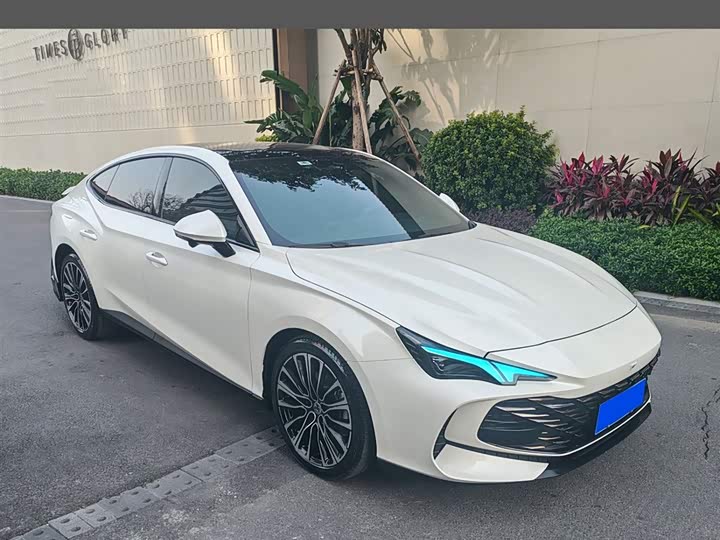 Фото 3 - MG Motor 7