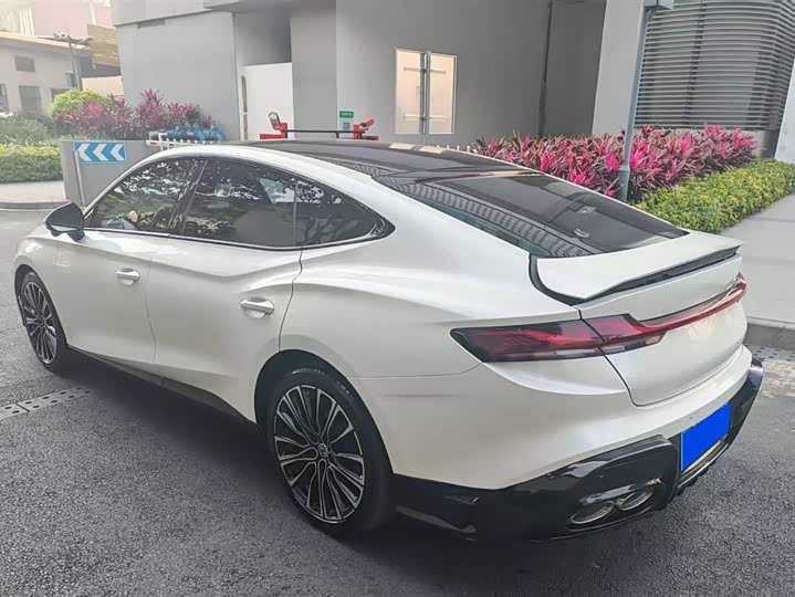 Фото 9 - MG Motor 7