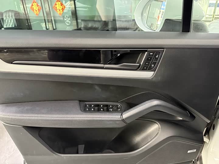 Фото 5 - Porsche Cayenne