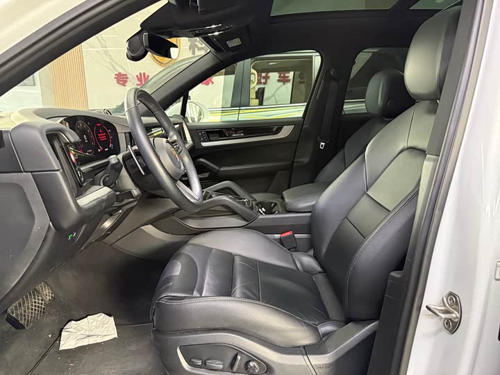 Фото 9 - Porsche Cayenne