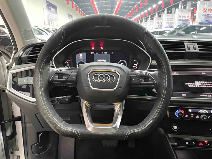 Фото 4 - Audi Q3