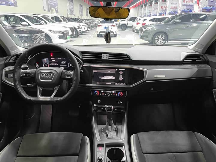 Фото 6 - Audi Q3