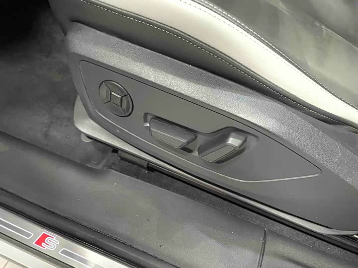 Фото 7 - Audi Q3