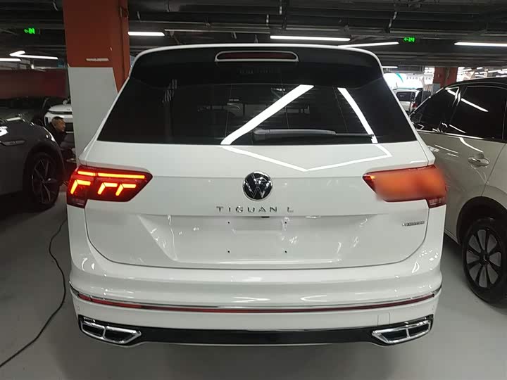 Фото 6 - Volkswagen Tiguan L Pro