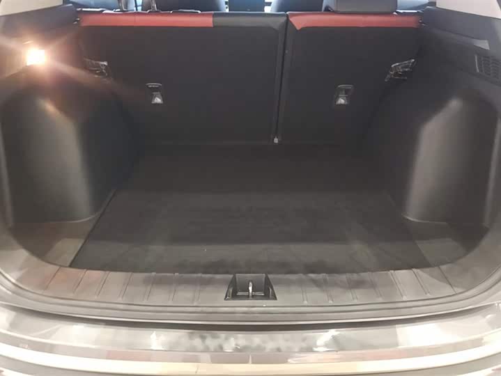 Фото 4 - Geely Coolray