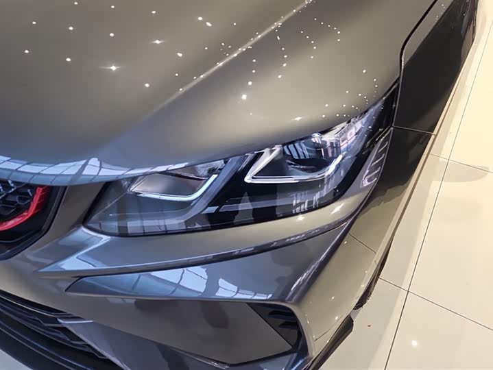 Фото 5 - Geely Coolray