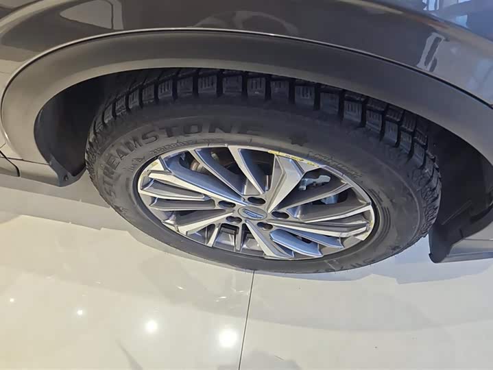 Фото 6 - Geely Coolray