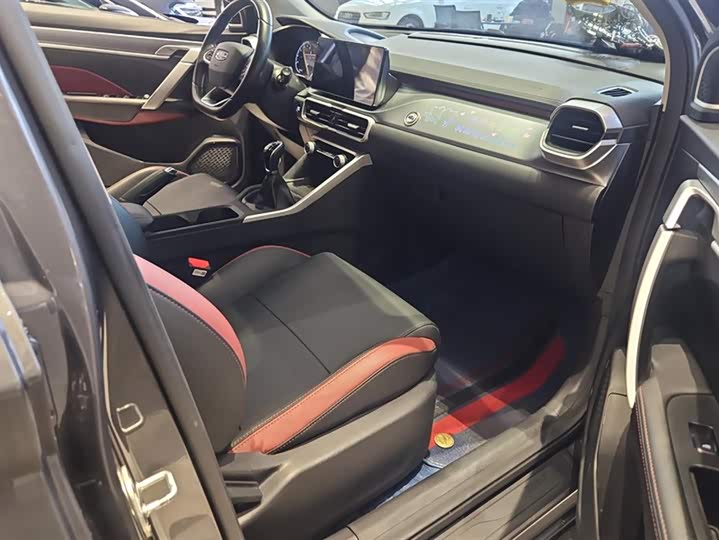 Фото 8 - Geely Coolray