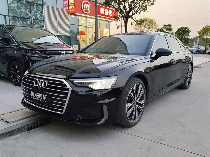 Фото 1 - Audi A6L