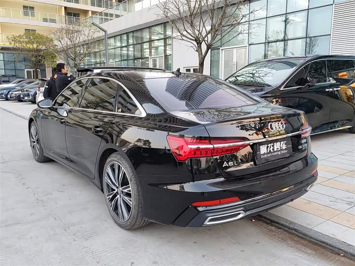 Фото 8 - Audi A6L