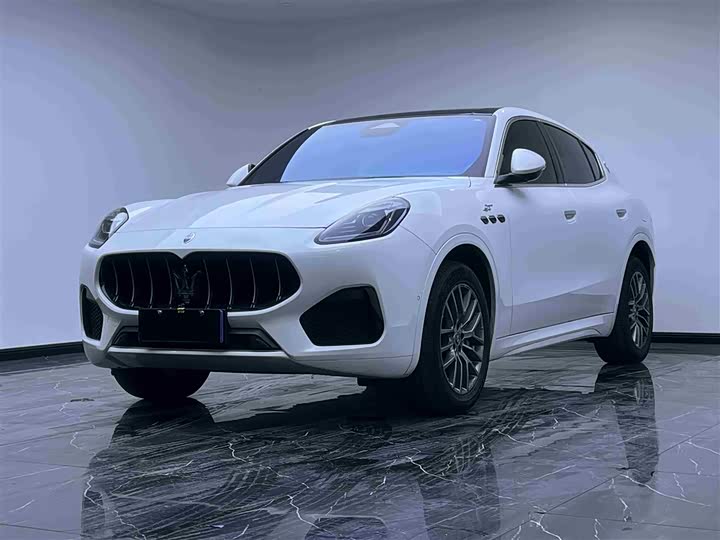 Фото 1 - Maserati Grecale