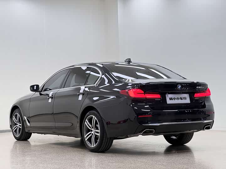 Фото 5 - BMW 5 Series