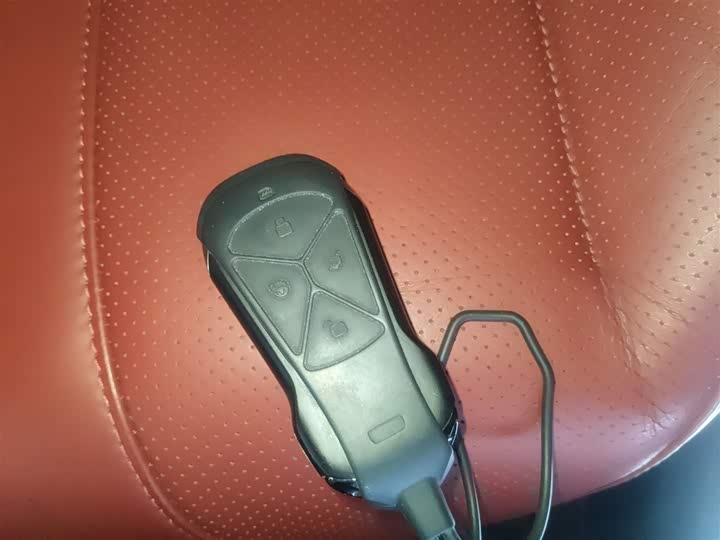 Фото 9 - XPeng P7